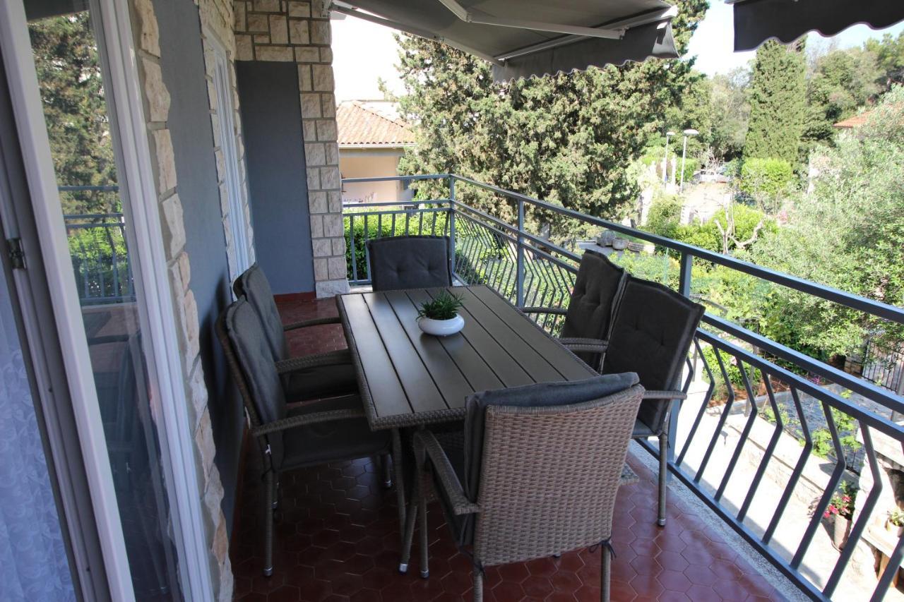 Molo View Apartment Ровинь Экстерьер фото