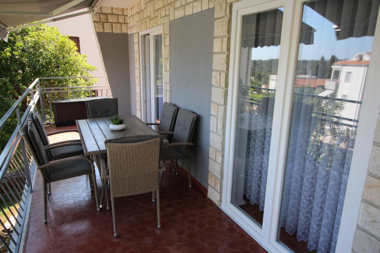 Molo View Apartment Ровинь Экстерьер фото